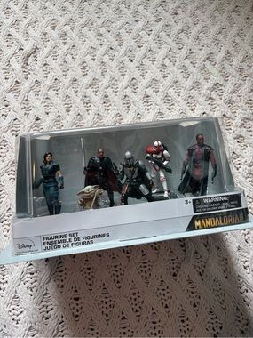 Disney Store Star Wars The Mandalorian Figurine Set Sealed NIB Grogu Mando